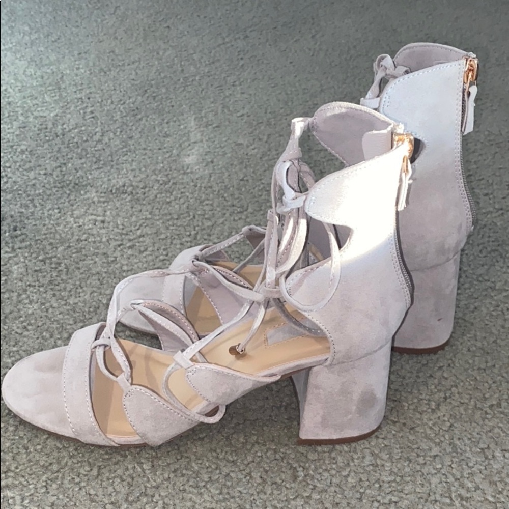 Heels - Picture 2 of 4